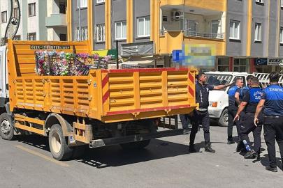 Tarsus'ta polis ve zabıta ekiplerince denetim yapıldı