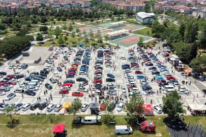 Tekirdağ'da, modifiye araç tutkunları bir araya geldi