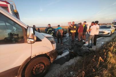 Tekirdağ'da ticari araç ile otomobilin çarpıştığı kazada 3 kişi yaralandı