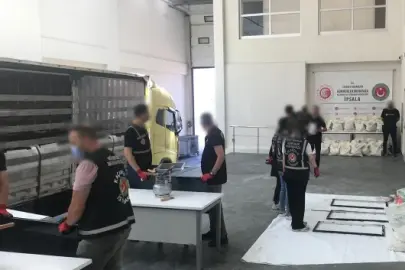 Ticaret Bakanlığı: İpsala'da piyasa değeri 3 milyar TL olan uyuşturucu bulundu