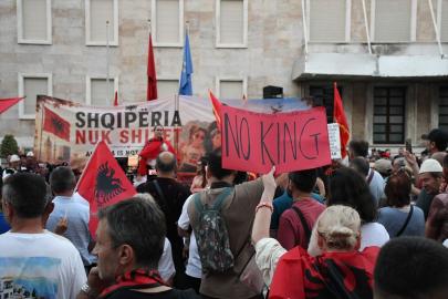 Tiran'da 'Arnavutluk satılık değildir' protestoları 27. günde