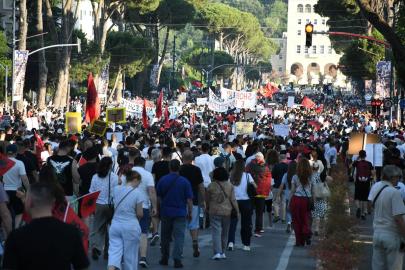 Tiran'da Trump bağlantılı turizm projesine 10 gündür protesto