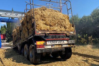 TIR'ın römorkunda çıkan yangın mahallede endişe yarattı: 50 ev tahliye edildi