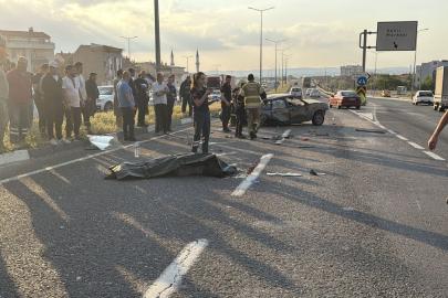 TIR'la çarpışan otomobil takla atıp karşı şeride geçti; 1 ölü, 2 yaralı