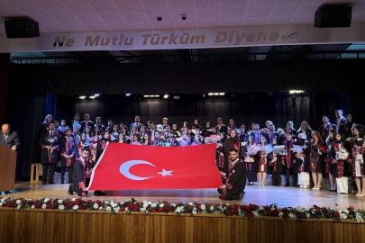 Trabzon Üniversitesi'nde Mezuniyet Coşkusu