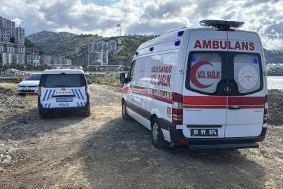 Trabzon'da dolgu alanındaki beton blokların arasına düşen kişi yaralandı