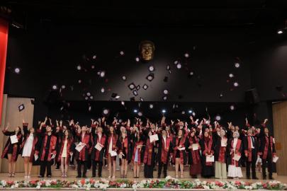 Trakya Üniversitesi Eczacılık Fakültesinde 105 öğrenci mezun oldu