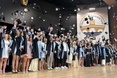 Trakya Üniversitesi Sağlık Hizmetleri Meslek Yüksekokulunda 790 öğrenci mezun oldu