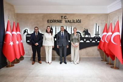 Türk Kızılay heyetinden Vali Sezer'e ziyaret