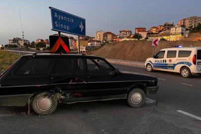 Türkeli'de hafif ticari araçla otomobilin çarpıştığı kazada bir kişi yaralandı