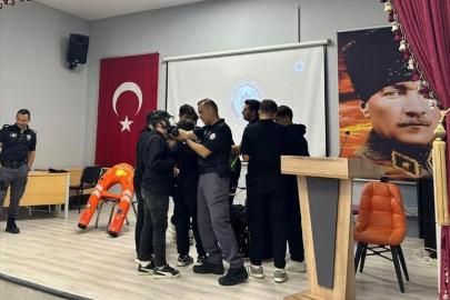Türkeli'de öğrenciler rip akıntısı konusunda bilgilendirildi