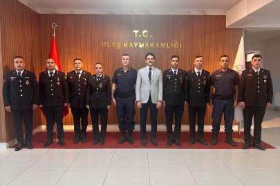 Ulaş'ta jandarma komutanı ve beraberindekiler, Kaymakam Eskimez'i ziyaret etti