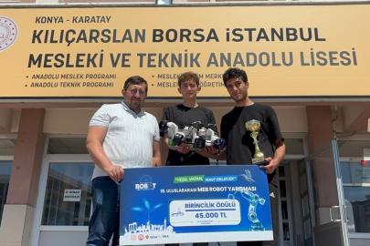 Uluslararası robot yarışmasında birinci olan gençlerin hedefi yeni şampiyonluklar
