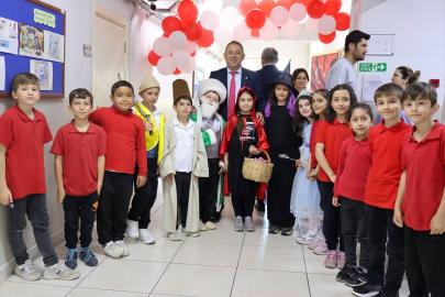 Ünye'de kütüphane ve yıl sonu sergisi açıldı
