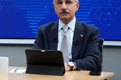 Uraloğlu: Hürmüz Boğazı'nda 9 Türk sahipli gemiden 7'sinin çıkma talebi var, onları takip ediyoruz