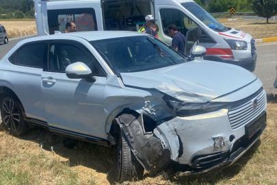 Uşak'ta cip ile otomobilin çarpışması sonucu 6 kişi yaralandı
