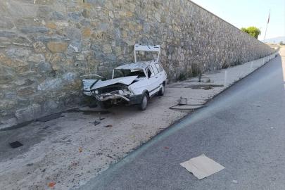 Uşak'ta kamyon ile çarpışan otomobilin sürücüsü yaralandı