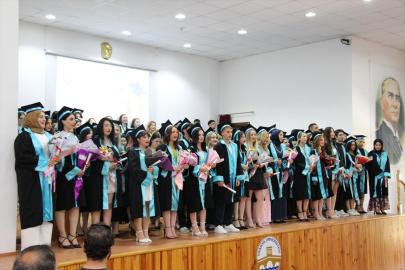 Uzunköprü Meslek Yüksekokulunda 98 öğrenci mezun oldu