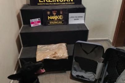 Valiz zulasındaki eroini 'Naz' buldu