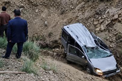 Van'da şarampole yuvarlanan hafif ticari aracın sürücüsü öldü