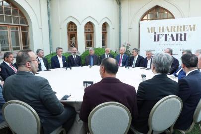 Yenikapı Mevlevihanesi'nde Muharrem Ayı İftar Programı: Bakan Tekin ve Bilal Erdoğan Bir Araya Geldi