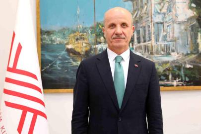 YÖK Başkanı Özvar: "Türkiye'nin yarınlarını inşa edecek siz gençlerimize güveniyoruz"