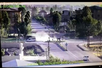 Yüksekova'da kavşakta minibüs ile kamyon çarpıştı: 3 ölü, 2 yaralı