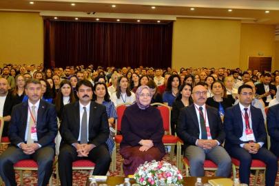 Yurt dışında görev yapacak öğretmenlerin hazırlık eğitimi başladı
