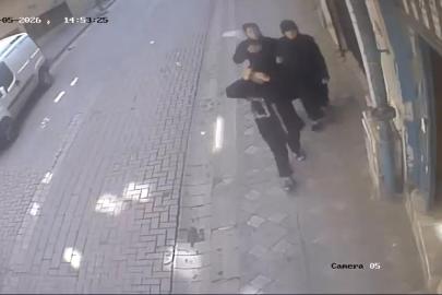 Zeytinburnu'nda hırsızlar kendilerini takip eden ekiplerce suçüstü yakalandı