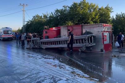 Malatya'da yangına giden itfaiye aracı devrildi; 3 yaralı