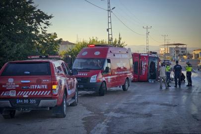 Malatya'da yangına giden itfaiye aracının devrilmesi sonucu 3 kişi yaralandı