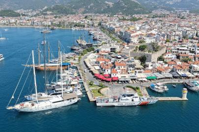 Muğla'da Deniz Kuvvetleri gemisi ile Sahil Güvenlik botları ziyarete açıldı