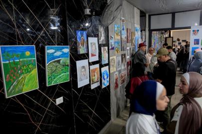 "Gazze Renklerle Konuşuyor"; Filistinli çocuklar umut ve barış özlemini tuvale döktü