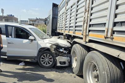 Turgutlu'da 2 kişinin yaralandığı kaza güvenlik kamerasında