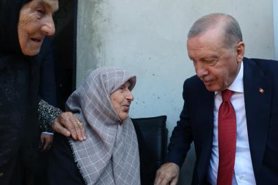 Cumhurbaşkanı Erdoğan, Rize'de komşularını ziyaret etti
